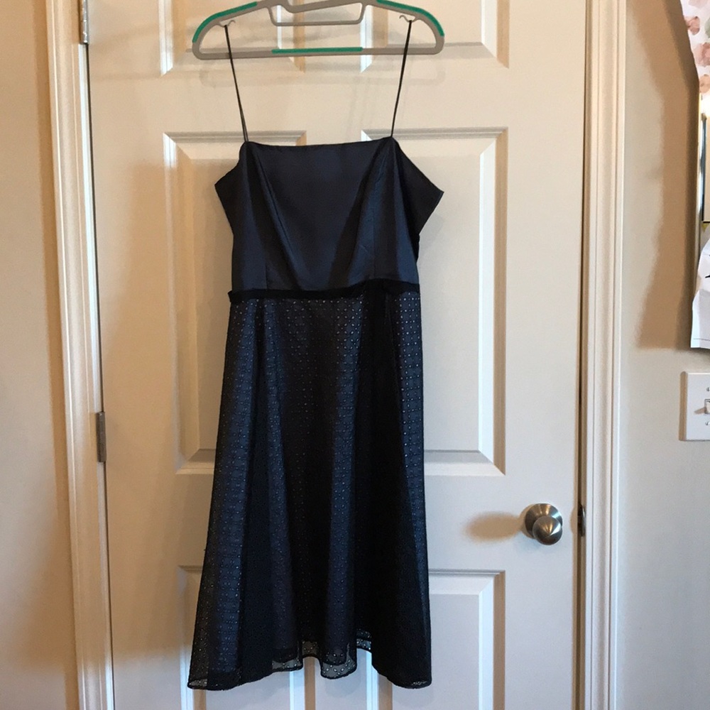 NWT cocktail dress LAUNDRY, black lace